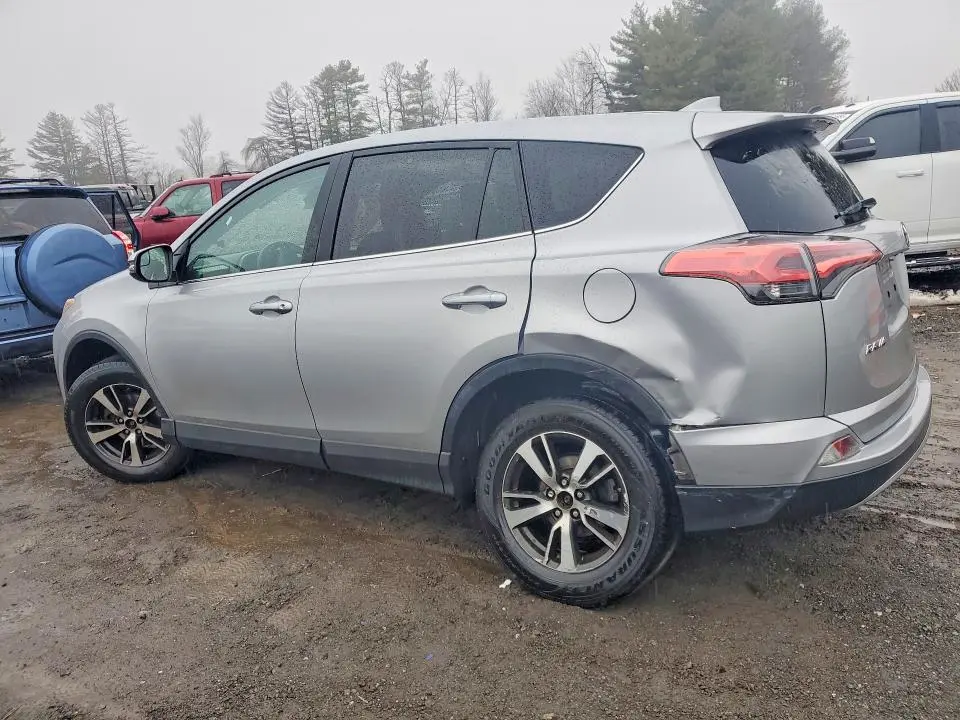 2018 TOYOTA RAV4 XLE  