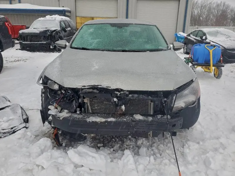 2012 VOLKSWAGEN PASSAT S  