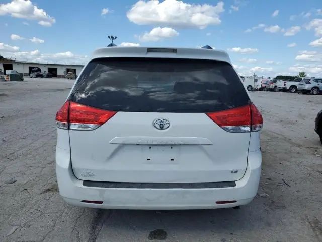 2011 TOYOTA SIENNA LE  