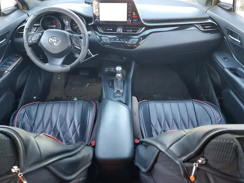 2019 TOYOTA C-HR XLE  