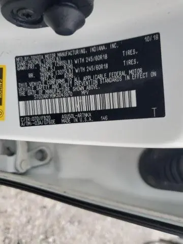 2019 TOYOTA HIGHLANDER LE  