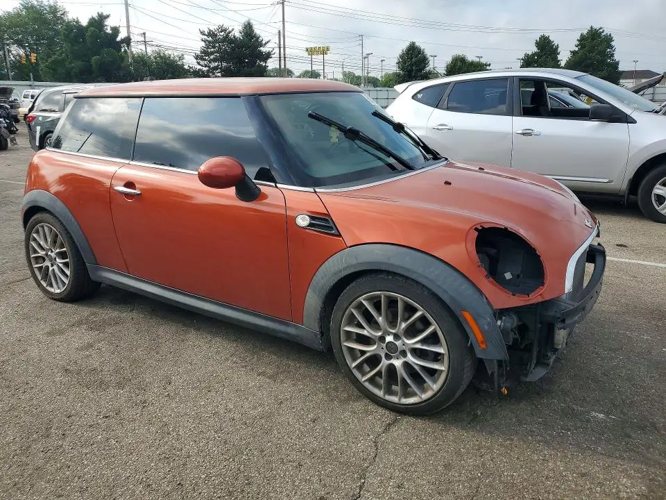 2011 MINI COOPER   