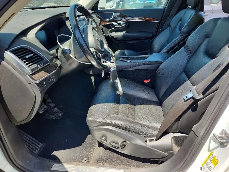 2019 VOLVO XC90 T6 MOMENTUM  