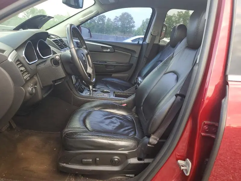 2010 CHEVROLET TRAVERSE LT  