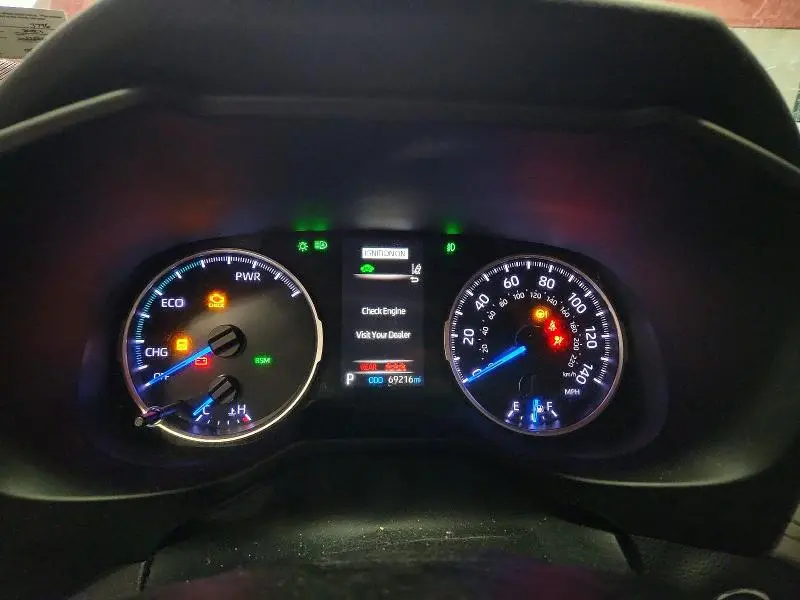 2021 TOYOTA RAV4 XLE  
