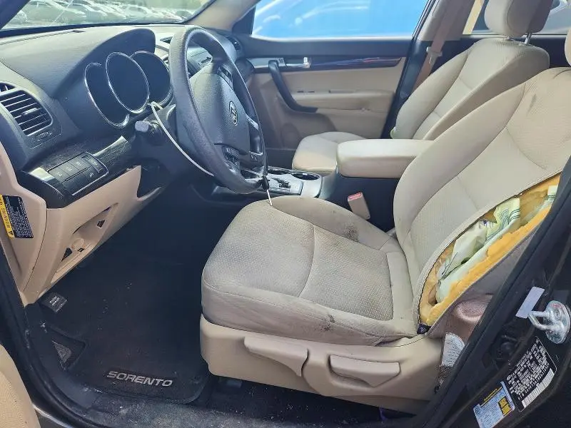 2013 KIA SORENTO LX  