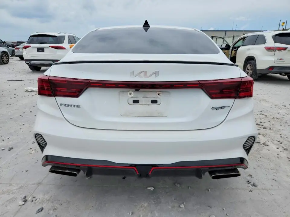 2023 KIA FORTE GT  