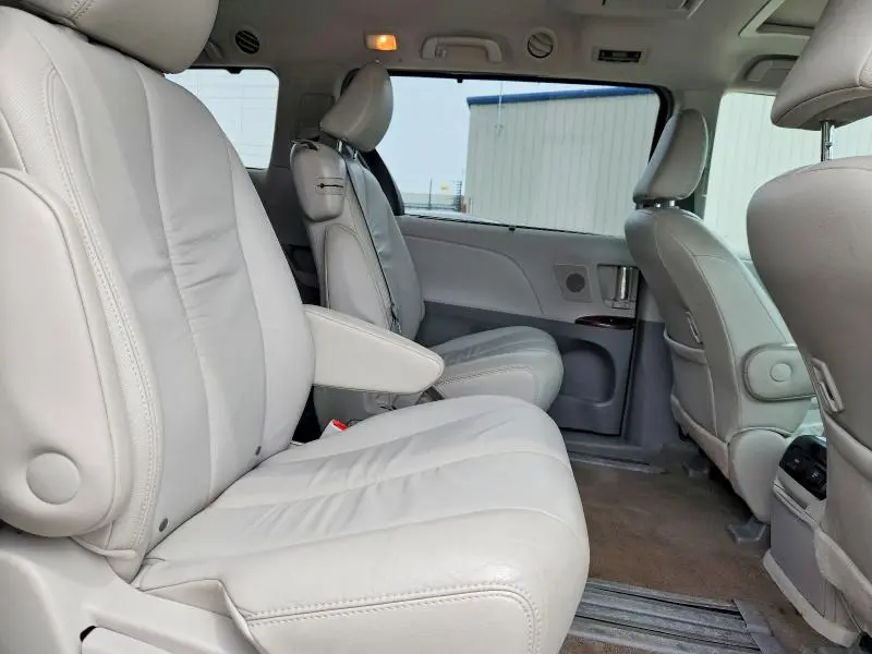 2011 TOYOTA SIENNA XLE 8-PASSENGER  