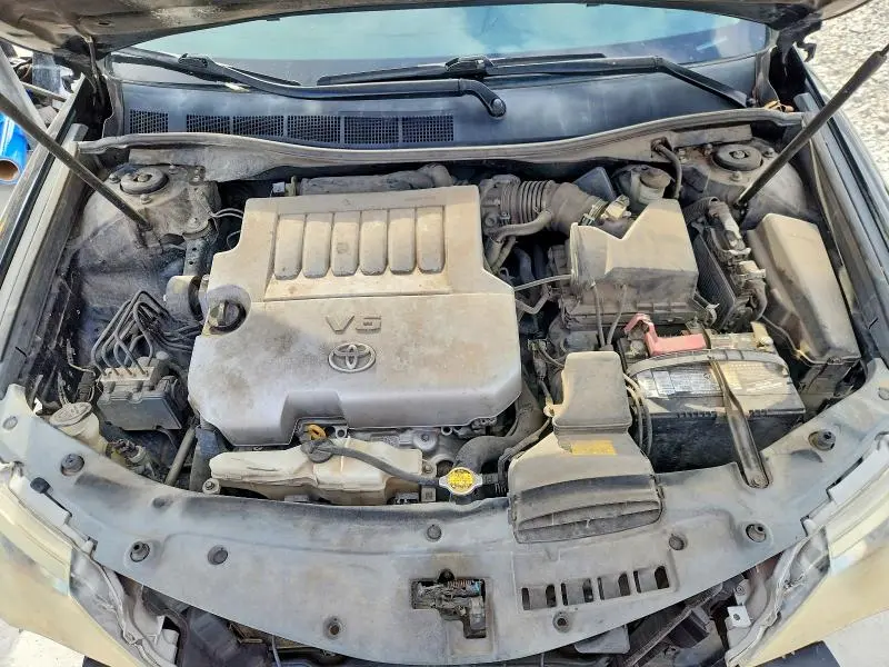 2012 TOYOTA CAMRY SE V6  