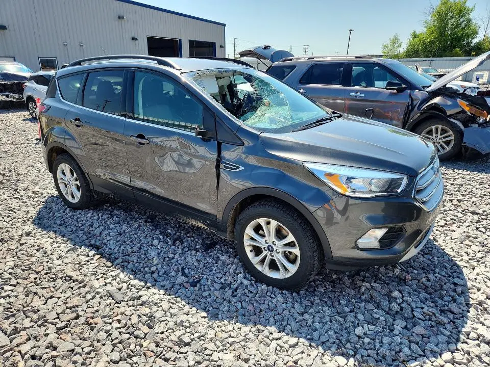 2018 FORD ESCAPE SE  
