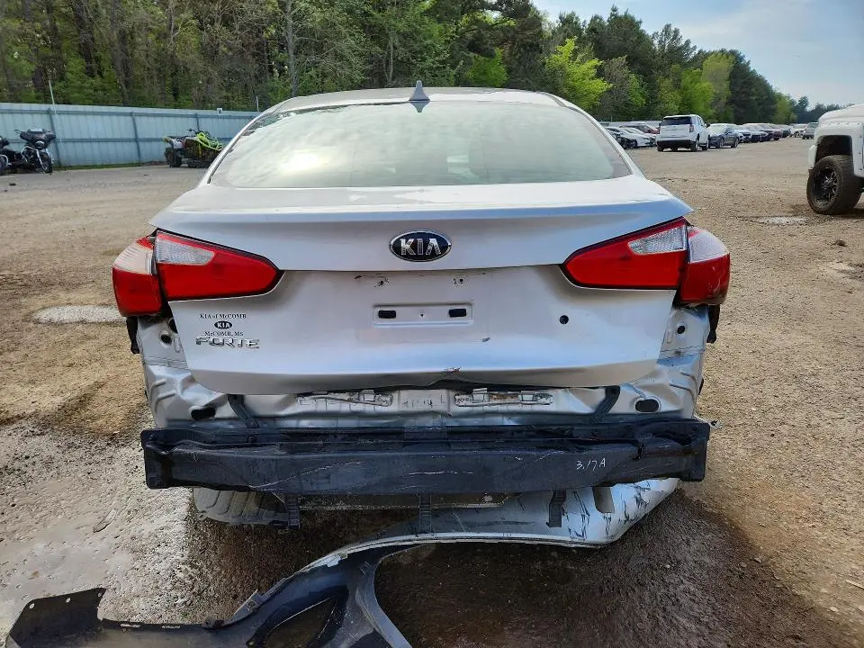 2015 KIA FORTE LX  