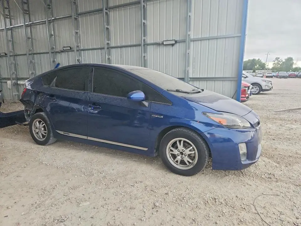 2010 TOYOTA PRIUS III  