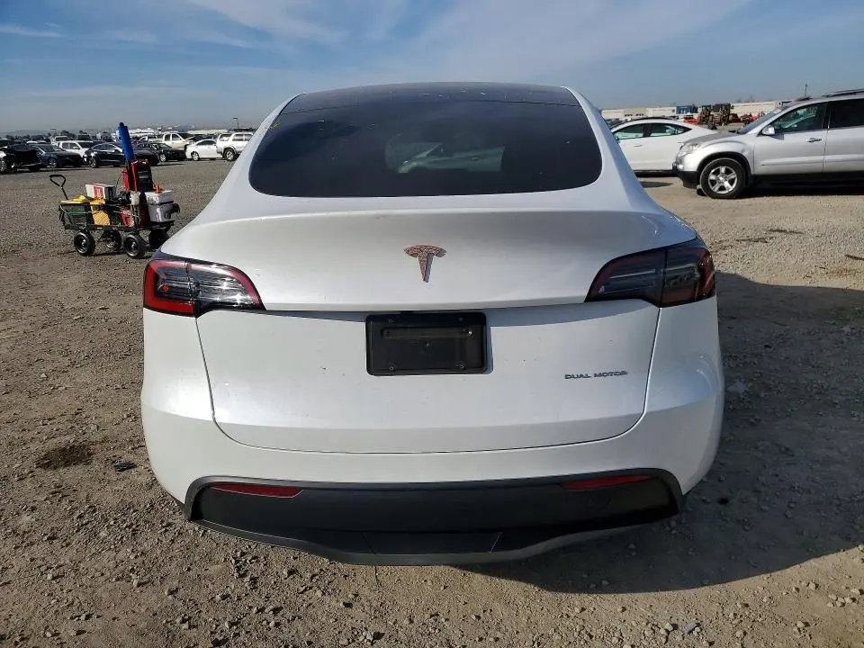 2024 TESLA MODEL Y   