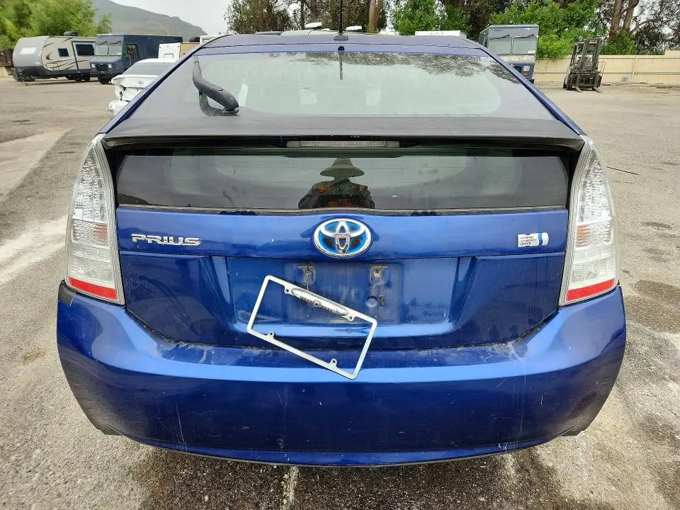 2011 TOYOTA PRIUS THREE  