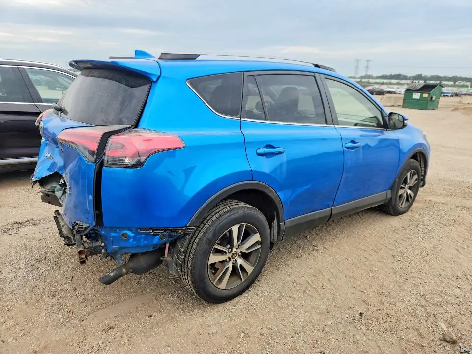 2017 TOYOTA RAV4 XLE  