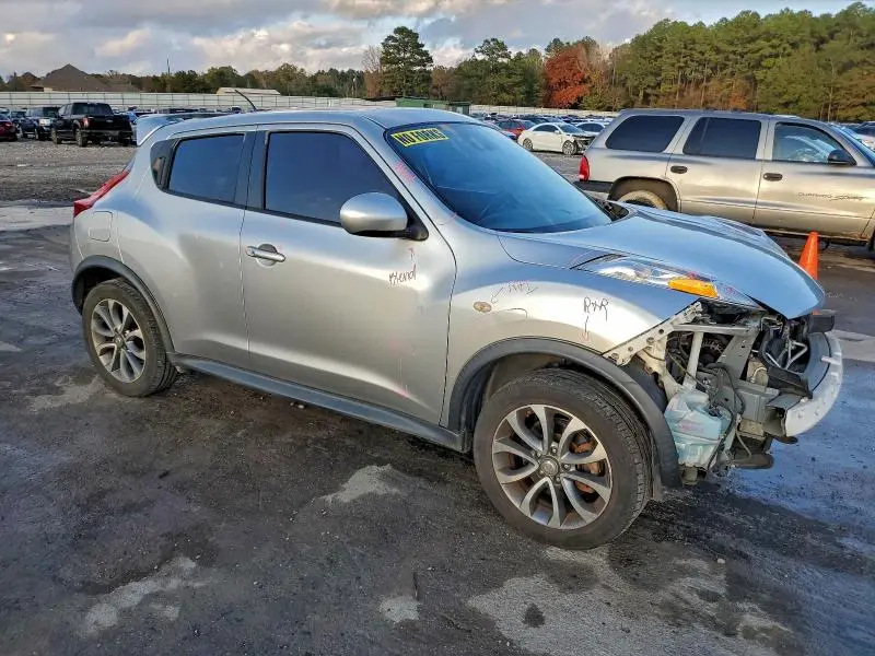 2011 NISSAN JUKE S  