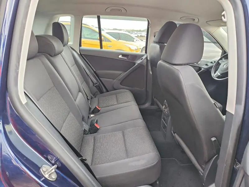 2013 VOLKSWAGEN TIGUAN S  