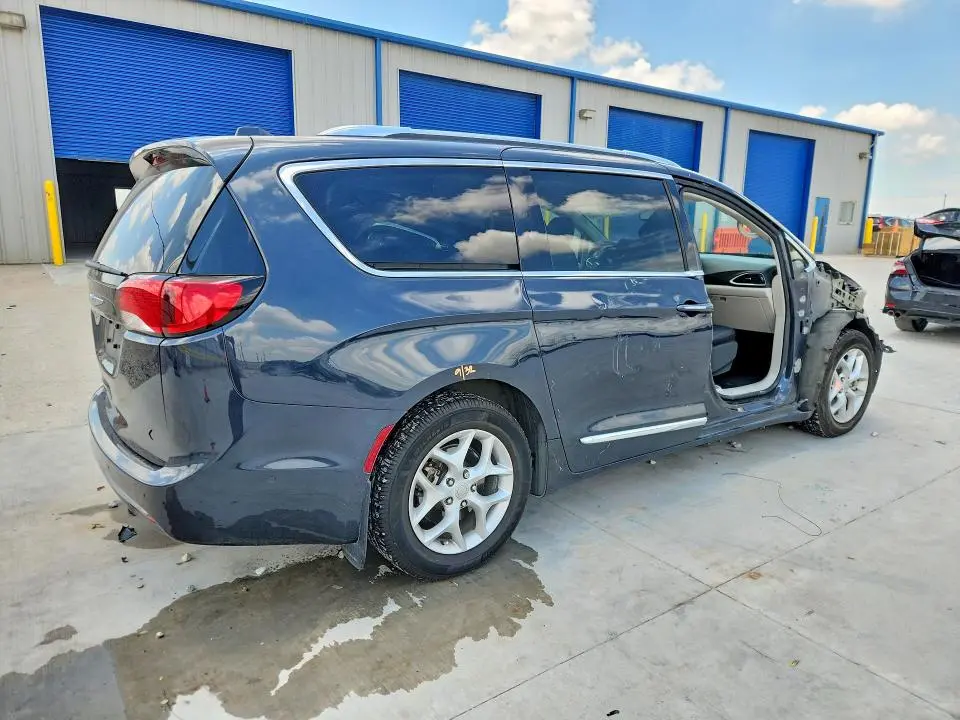 2020 CHRYSLER PACIFICA TOURING L  