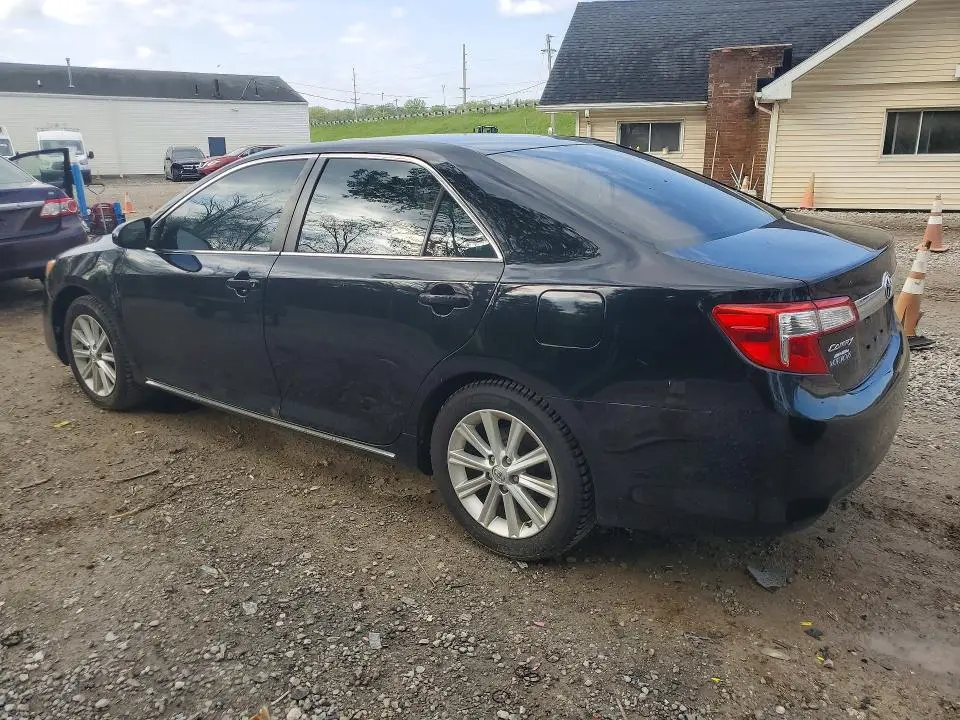 2014 TOYOTA CAMRY XLE  