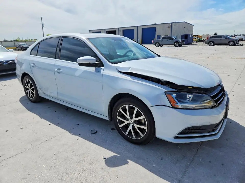 2017 VOLKSWAGEN JETTA SE  