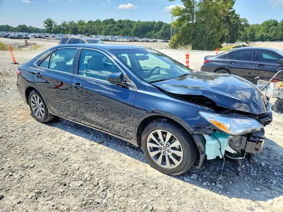 2017 TOYOTA CAMRY XLE  