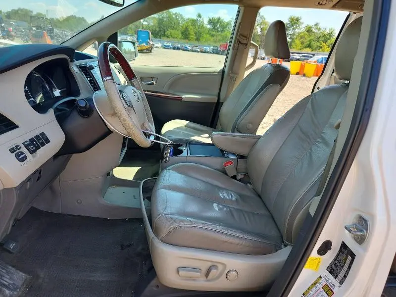 2011 TOYOTA SIENNA LIMITED 7-PASSENGER  