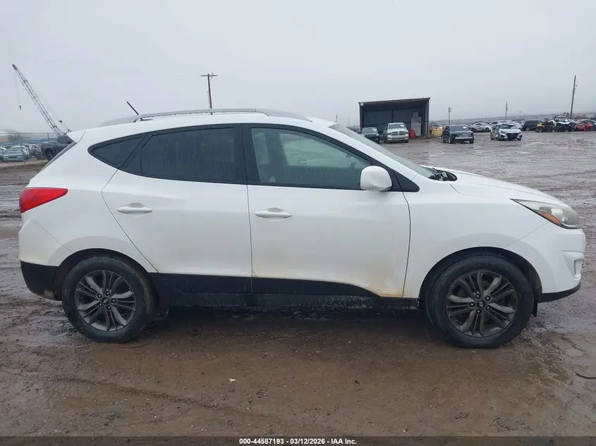 2015 HYUNDAI TUCSON SE