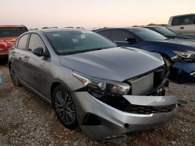 2024 KIA FORTE GT LINE  