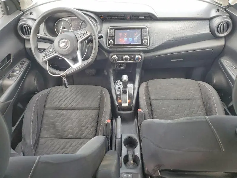 2021 NISSAN KICKS S  