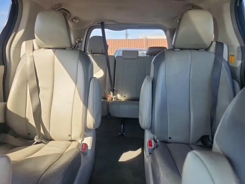 2013 TOYOTA SIENNA LIMITED 7-PASSENGER  