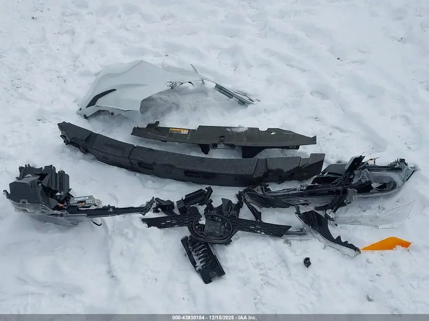 2024 TOYOTA COROLLA HYBRID XLE