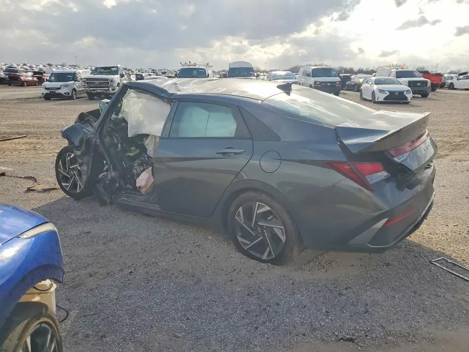 2025 HYUNDAI ELANTRA SEL SPORT  