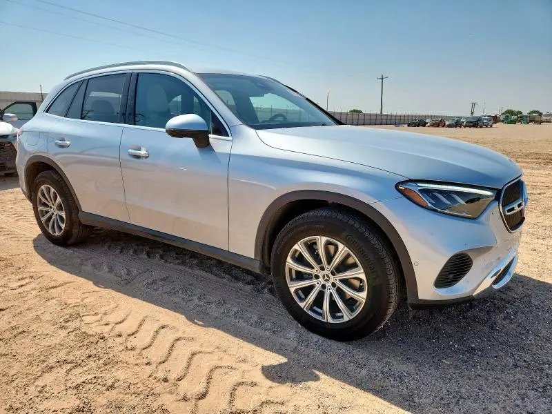 2025 MERCEDES-BENZ GLC 300  