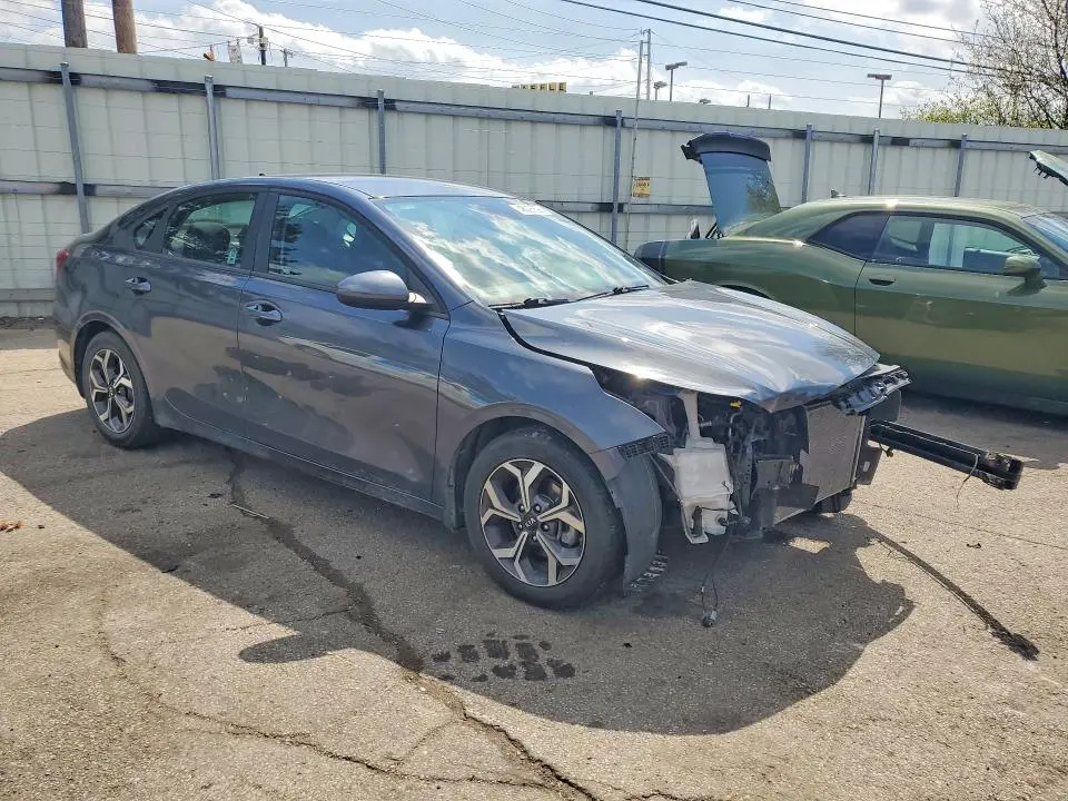 2021 KIA FORTE LXS  