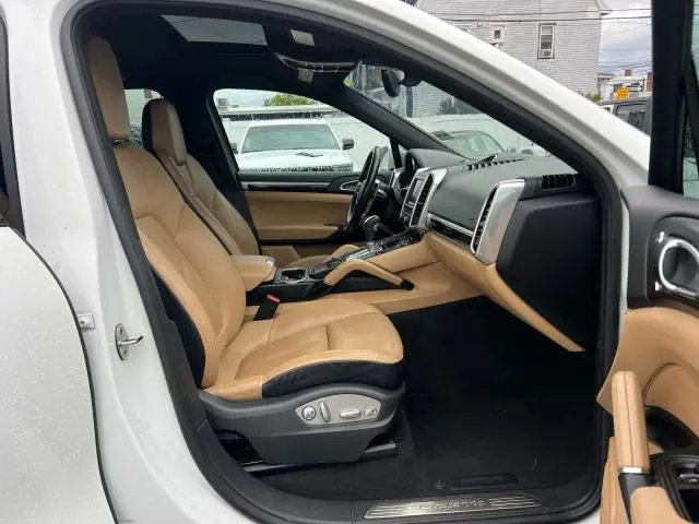 2016 PORSCHE CAYENNE   