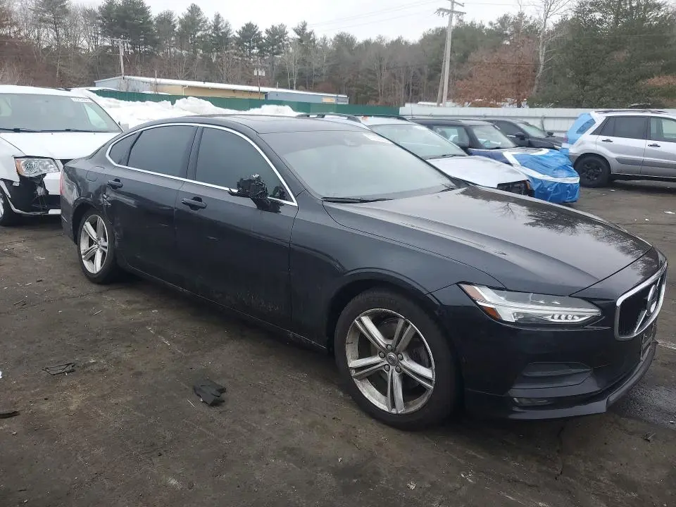 2018 VOLVO S90 T5 MOMENTUM  