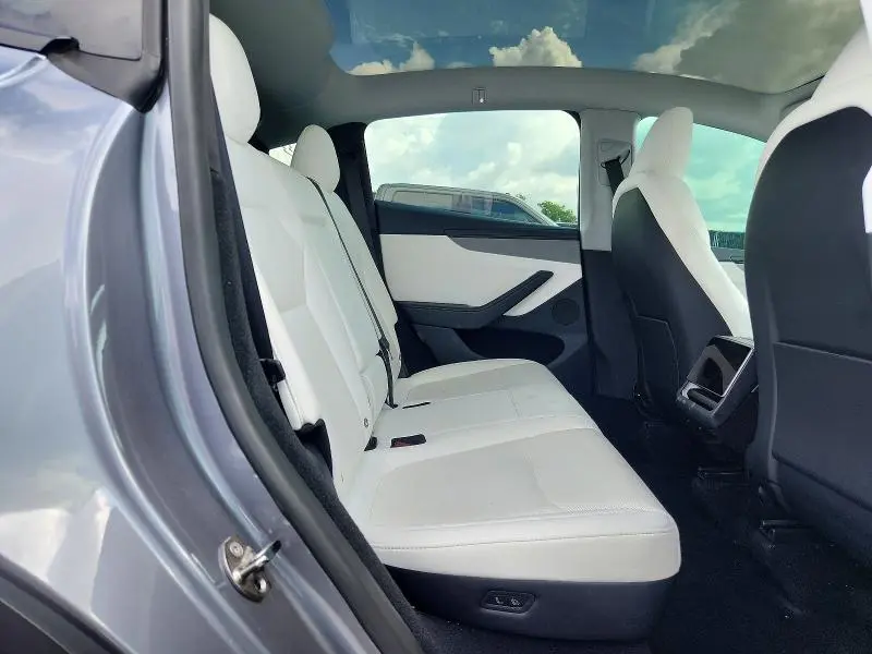 2026 TESLA MODEL Y   