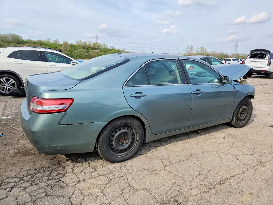 2010 TOYOTA CAMRY LE  