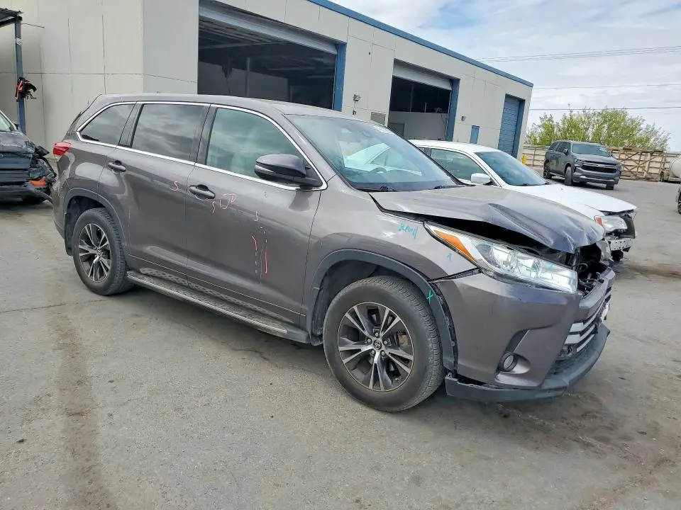 2018 TOYOTA HIGHLANDER LE PLUS  