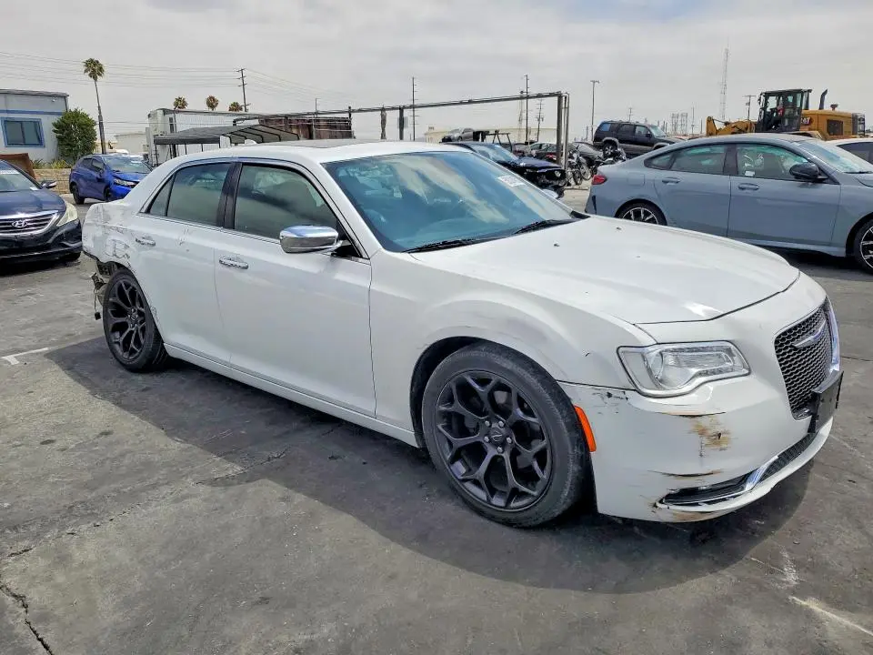 2020 CHRYSLER 300 LIMITED  