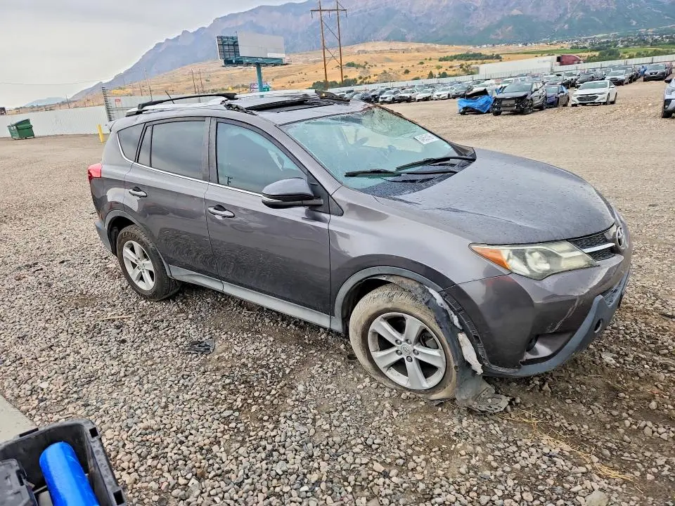 2014 TOYOTA RAV4 XLE  