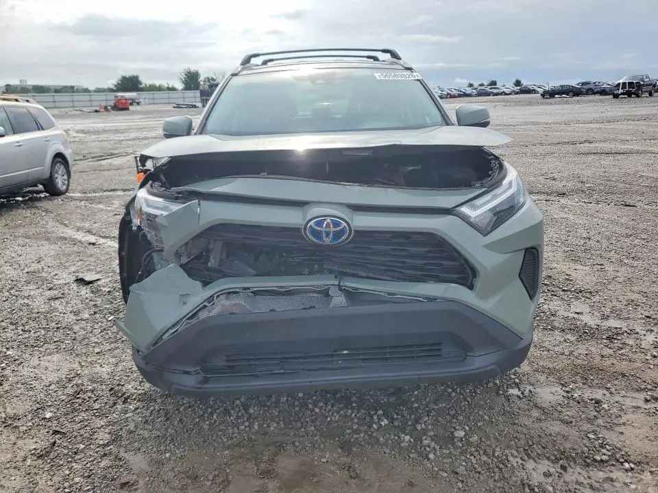 2022 TOYOTA RAV4 XLE  
