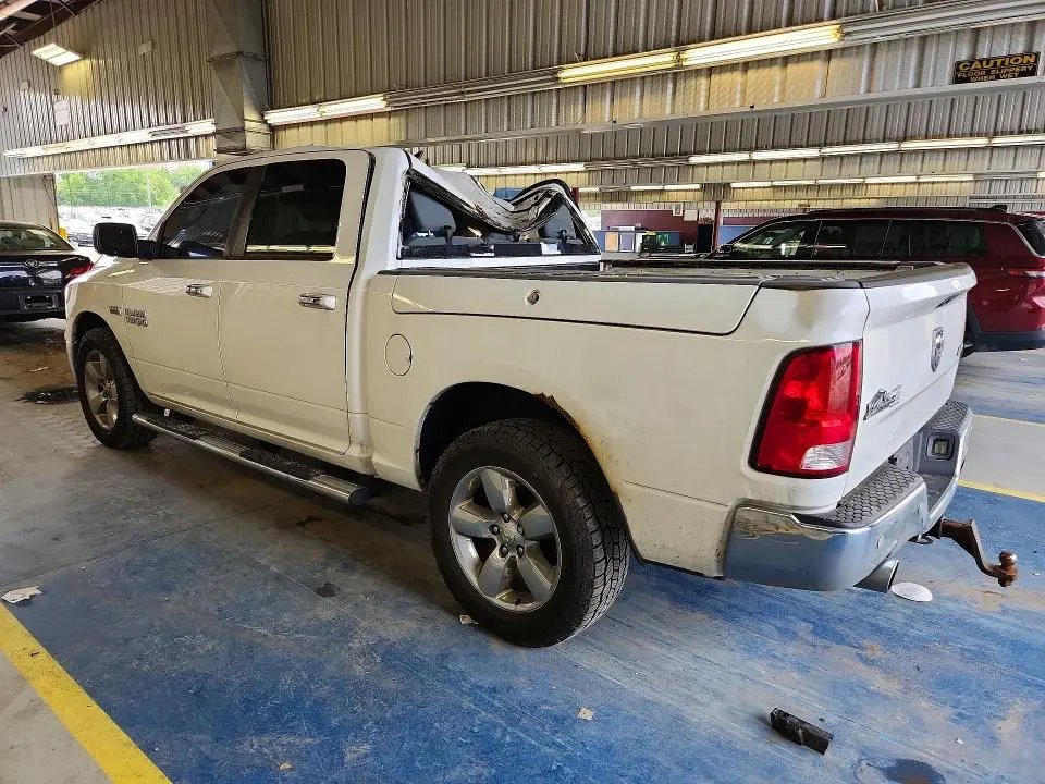2015 RAM 1500 SLT  