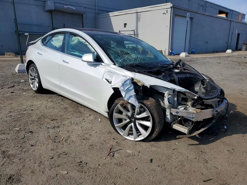 2018 TESLA MODEL 3   