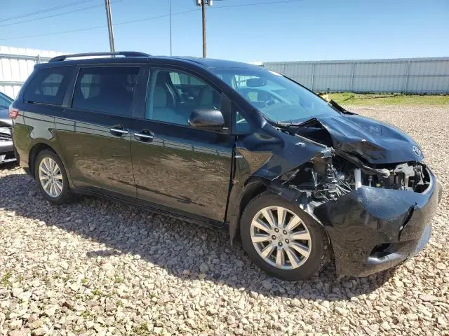 2017 TOYOTA SIENNA XLE  