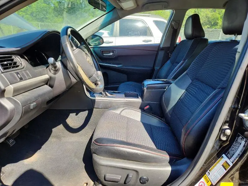 2015 TOYOTA CAMRY SE  