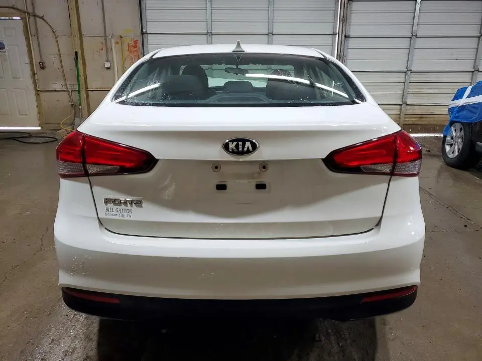 2018 KIA FORTE LX  