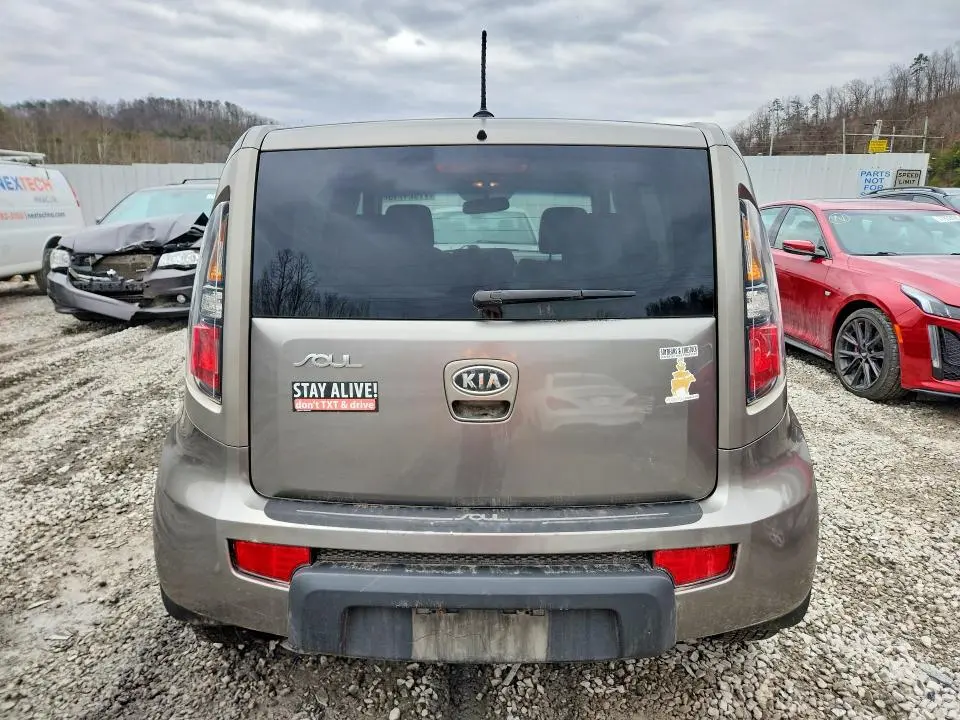 2011 KIA SOUL +  