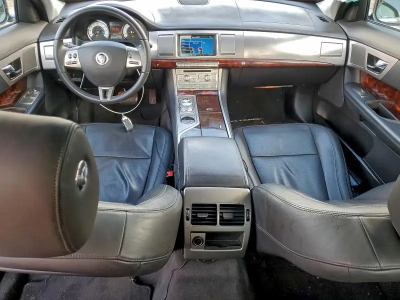 2011 JAGUAR XF PREMIUM  