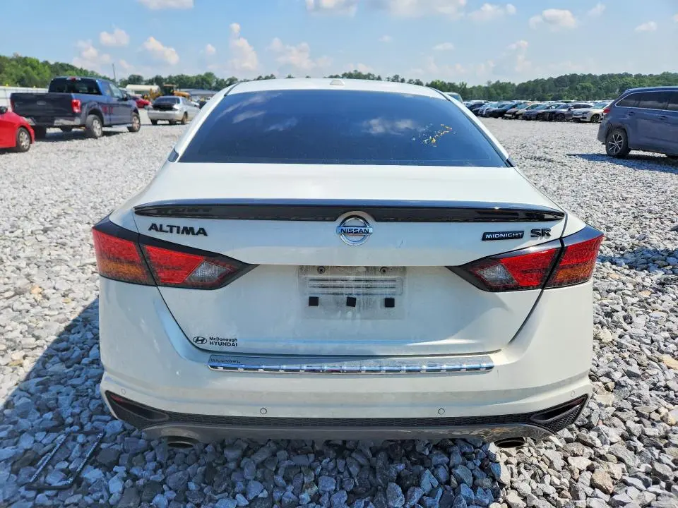 2022 NISSAN ALTIMA SR  